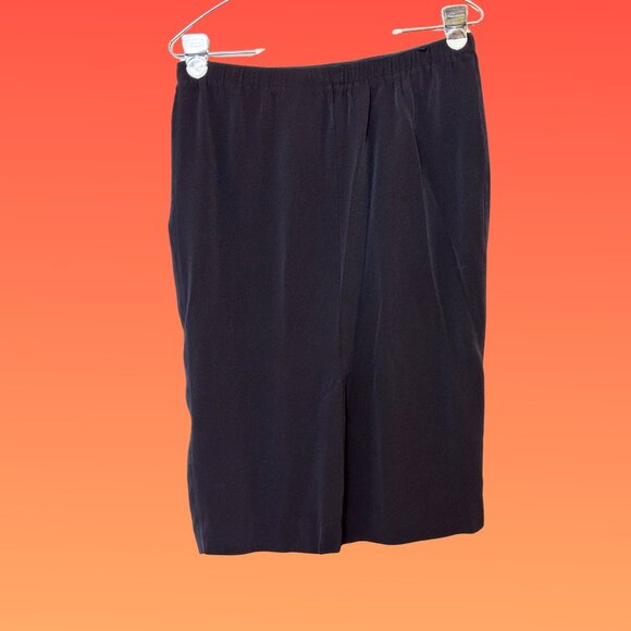 Lightweight Black Slip Skirt- Size 9/10 - Picture 2 of 3